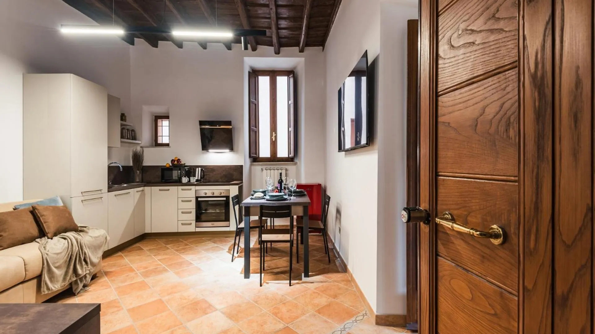 Apartment The Best Rent - Peaceful Oasis With Garden And Jacuzzi Near The Colosseum Rome Italy