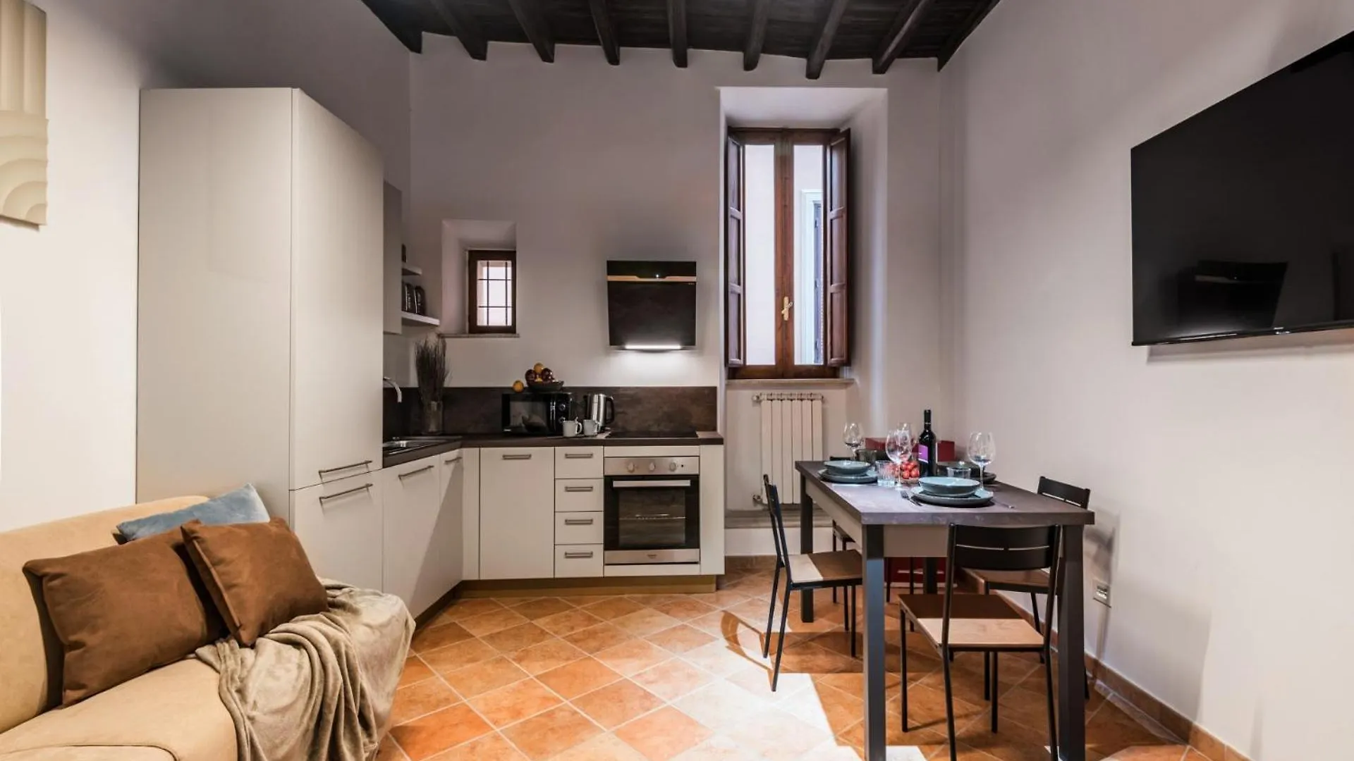 Apartment The Best Rent - Peaceful Oasis With Garden And Jacuzzi Near The Colosseum Rome