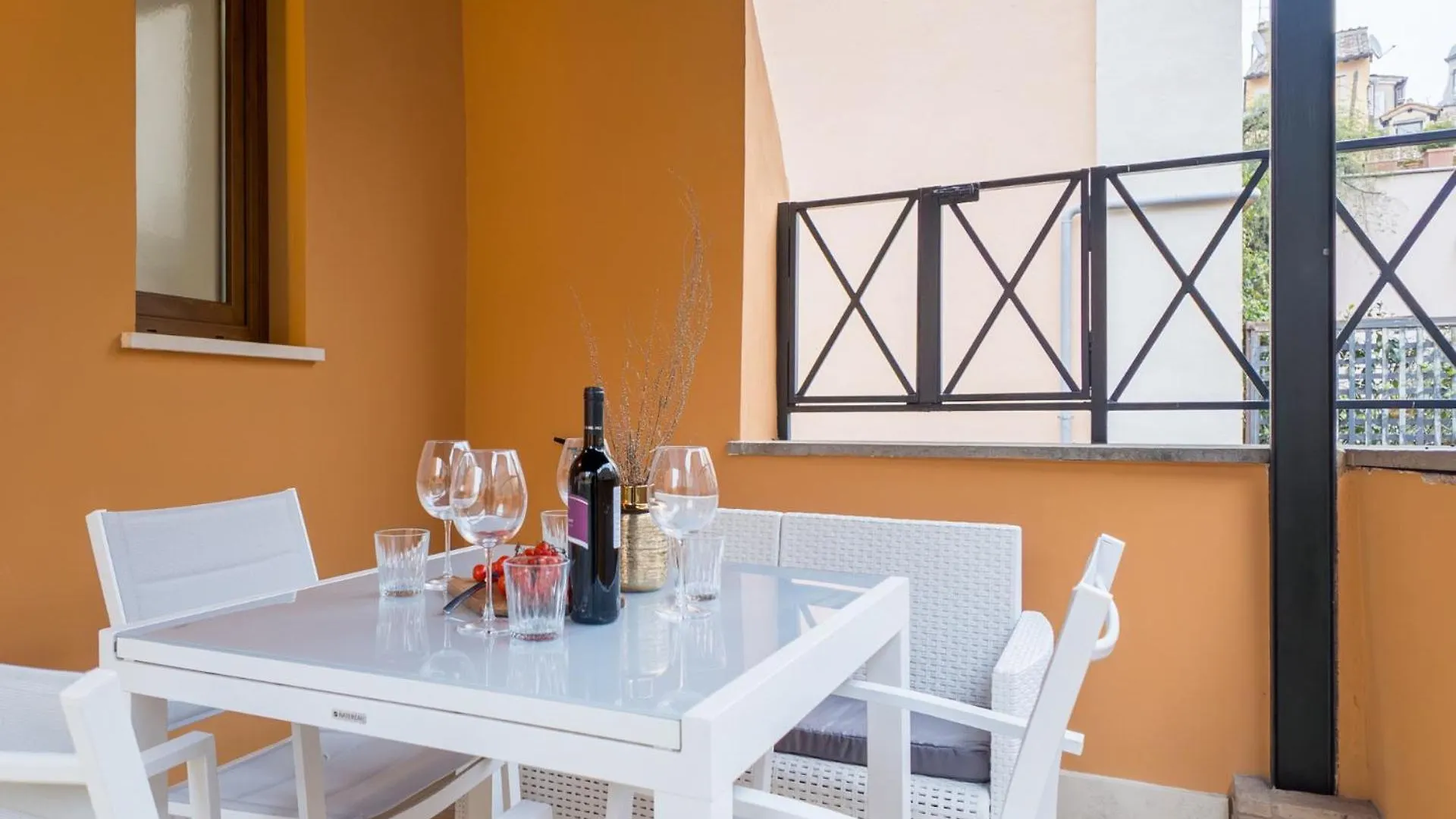 Apartment The Best Rent - Peaceful Oasis With Garden And Jacuzzi Near The Colosseum Rome