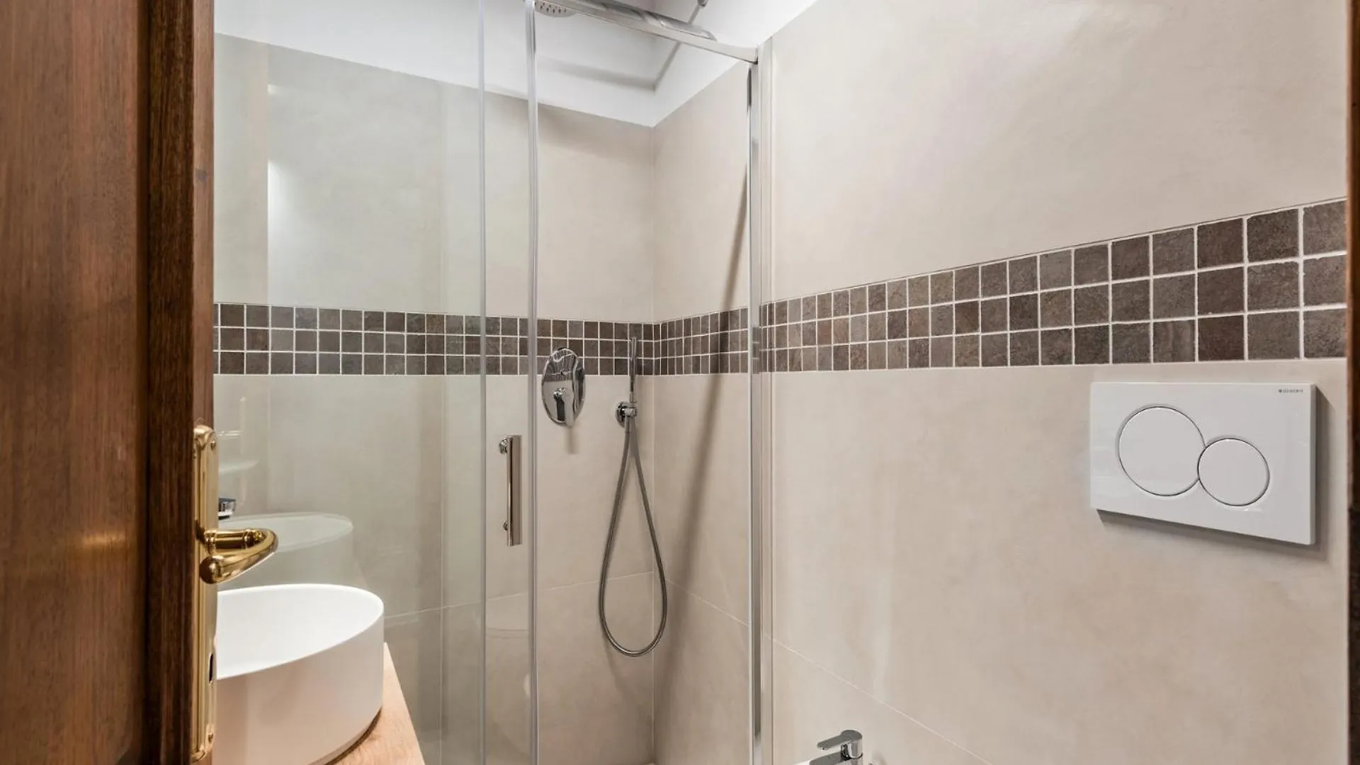 The Best Rent - Peaceful Oasis With Garden And Jacuzzi Near The Colosseum Rome 0*,
