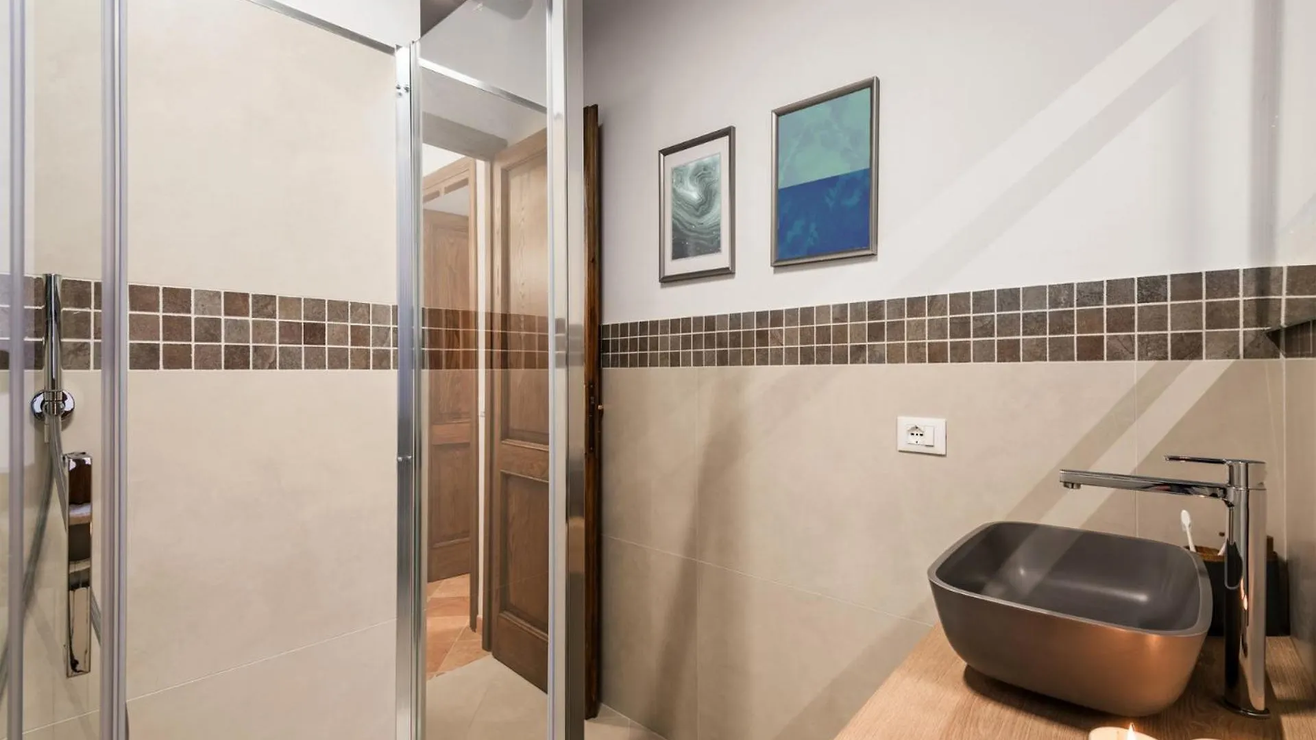 Apartment The Best Rent - Peaceful Oasis With Garden And Jacuzzi Near The Colosseum Rome