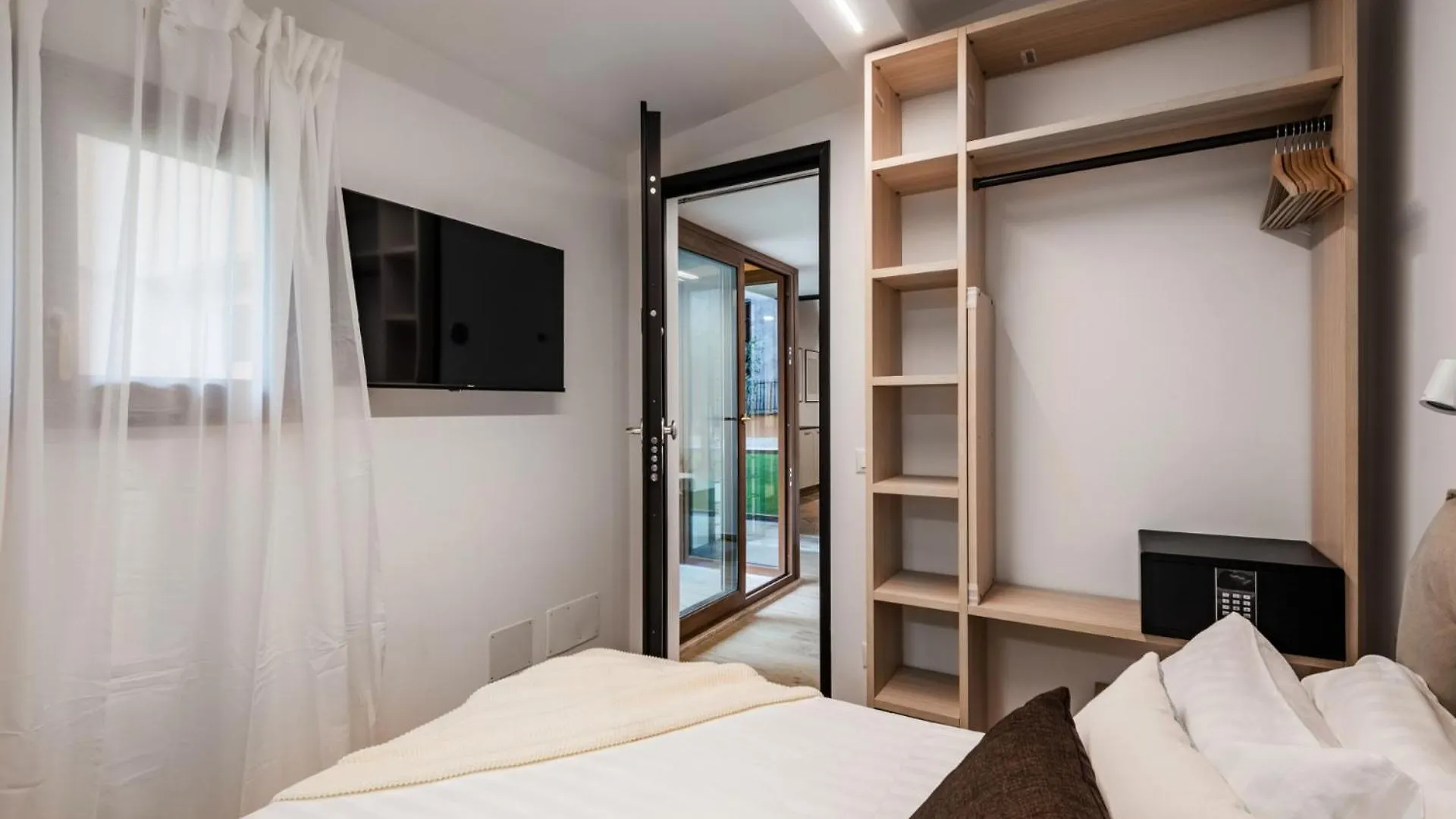 רומא The Best Rent - Peaceful Oasis With Garden And Jacuzzi Near The Colosseum