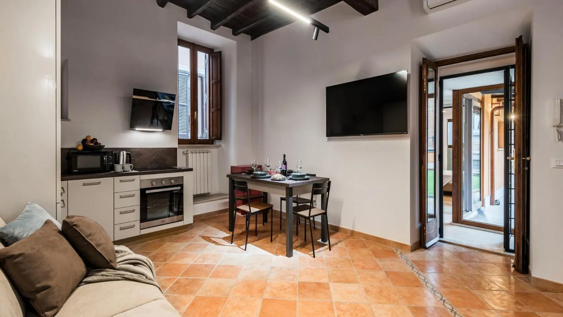 רומא The Best Rent - Peaceful Oasis With Garden And Jacuzzi Near The Colosseum 0*,