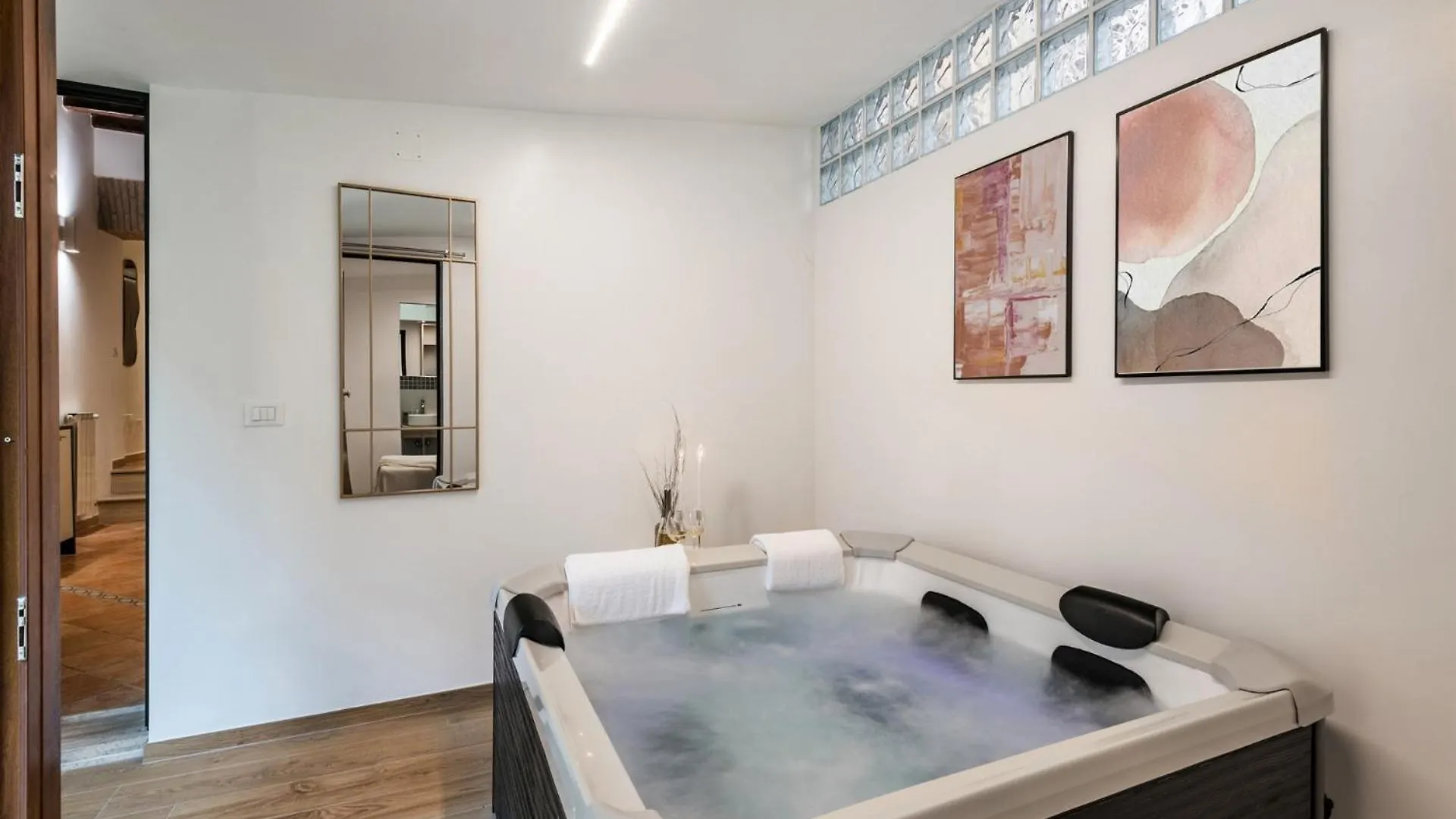 רומא The Best Rent - Peaceful Oasis With Garden And Jacuzzi Near The Colosseum